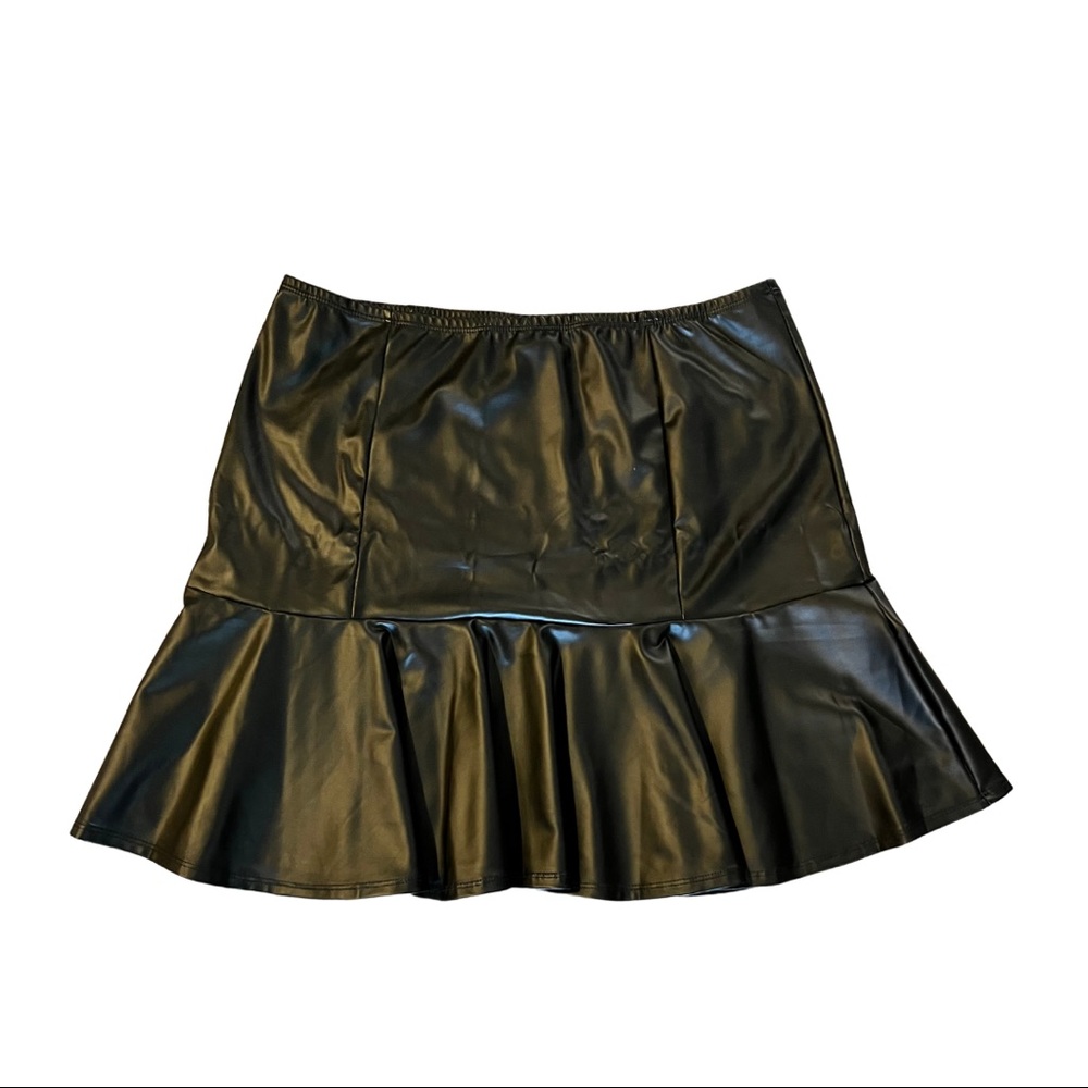 Plus Size Faux Leather Skirt - Picture 3 of 4